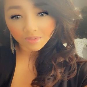 Meet your Posher, Dee